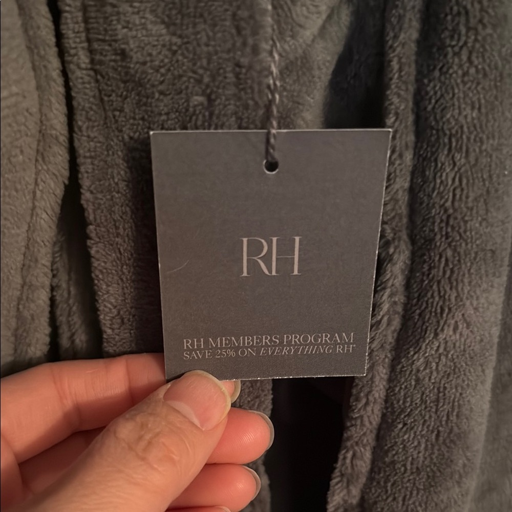RH Plush Gray Robe new - Picture 4 of 8